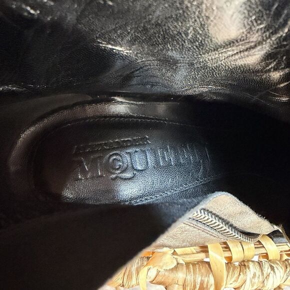 Alexander McQueen Latch Ski Boots MSRP $1350 Black Leather Pumps EU 40 US 10 - Picture 16 of 16